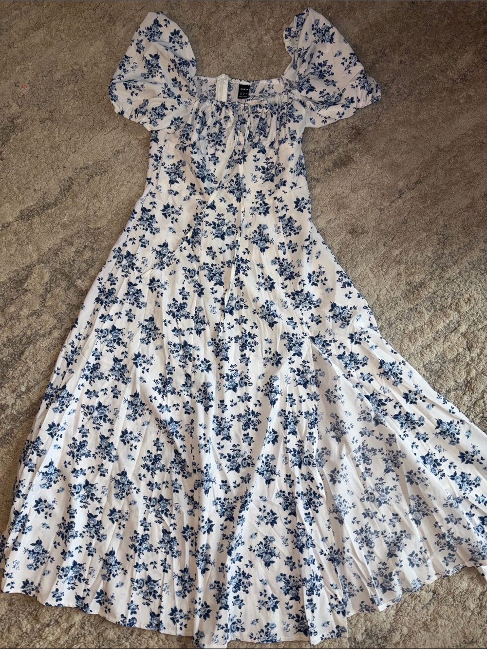 OFFERS OPEN! Women’s XS Size 2 floral maxi White Dress with Blue Floral Print - Picture 4 of 9
